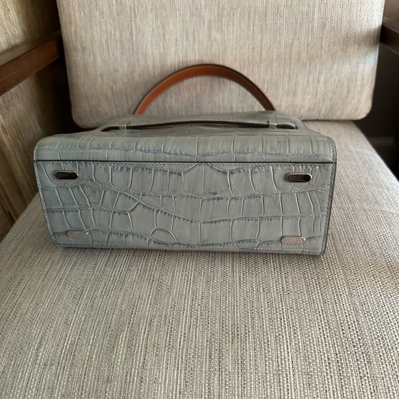 TORY BURCH Elegant Crocodile-Embossed Handbag - Picture 5 of 7